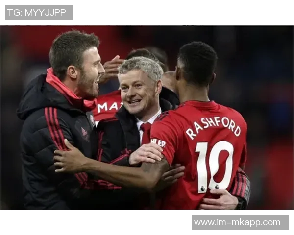 新年祝你好运连连参与活动赢取曼联皇马全新中国文化系列装备盲盒